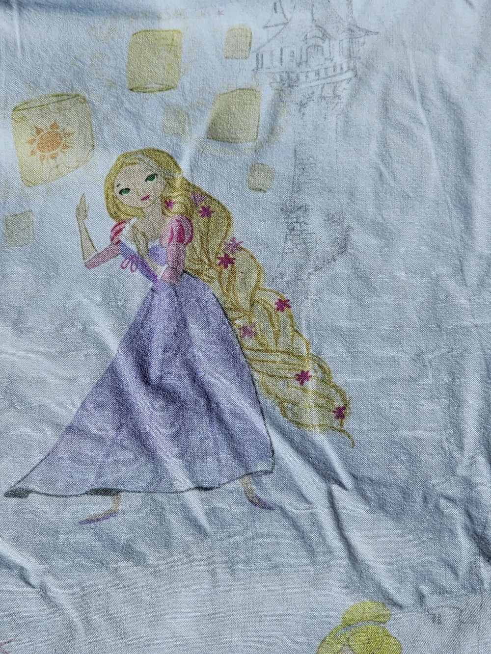 Pottery Barn Kids White Princess Print Fitted Crib Sheet